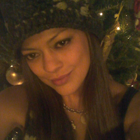 Meet your Posher, Tatiane - Picture 1 of 1